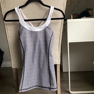Lululemon top